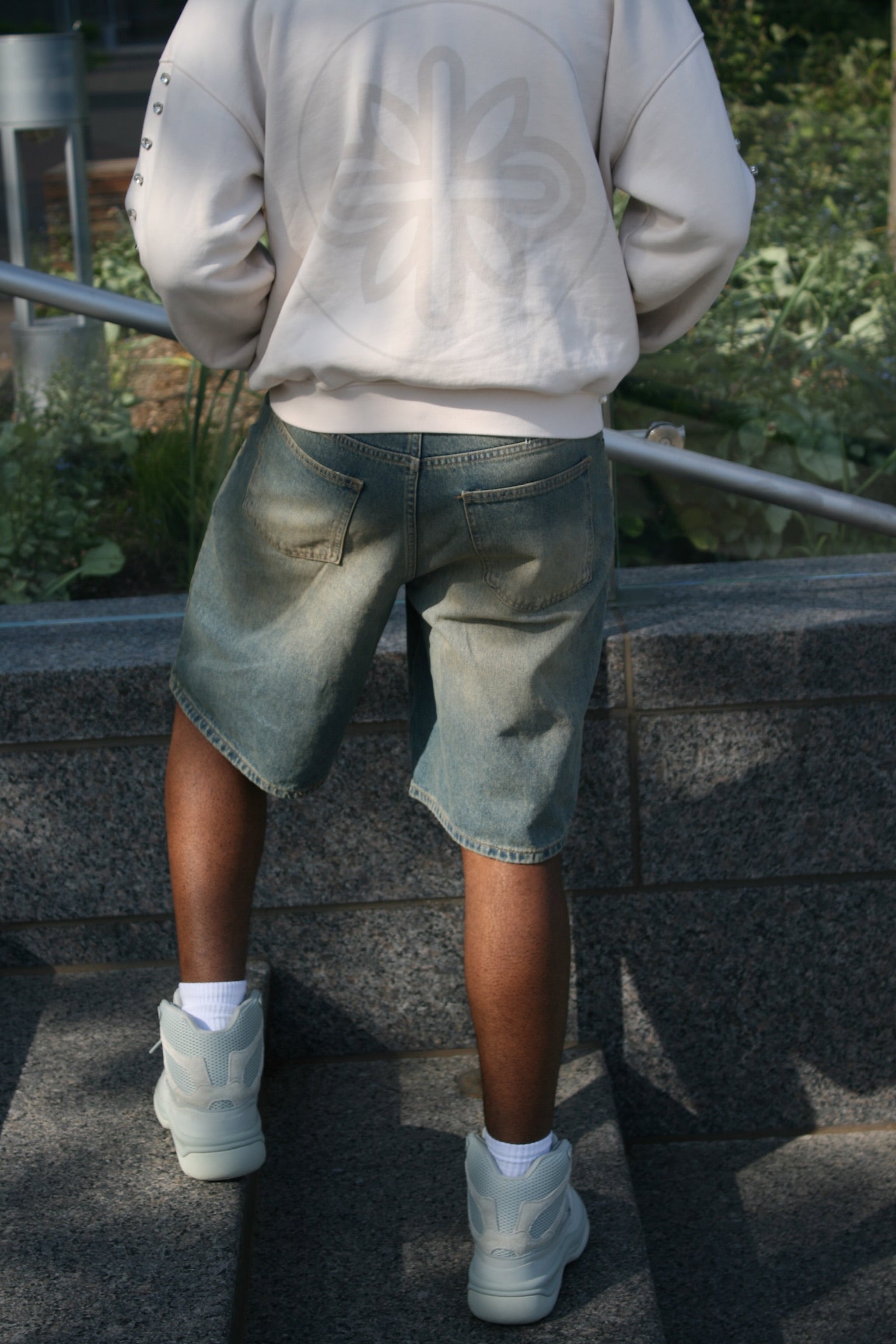 PEACE ZIP UP CREAM
