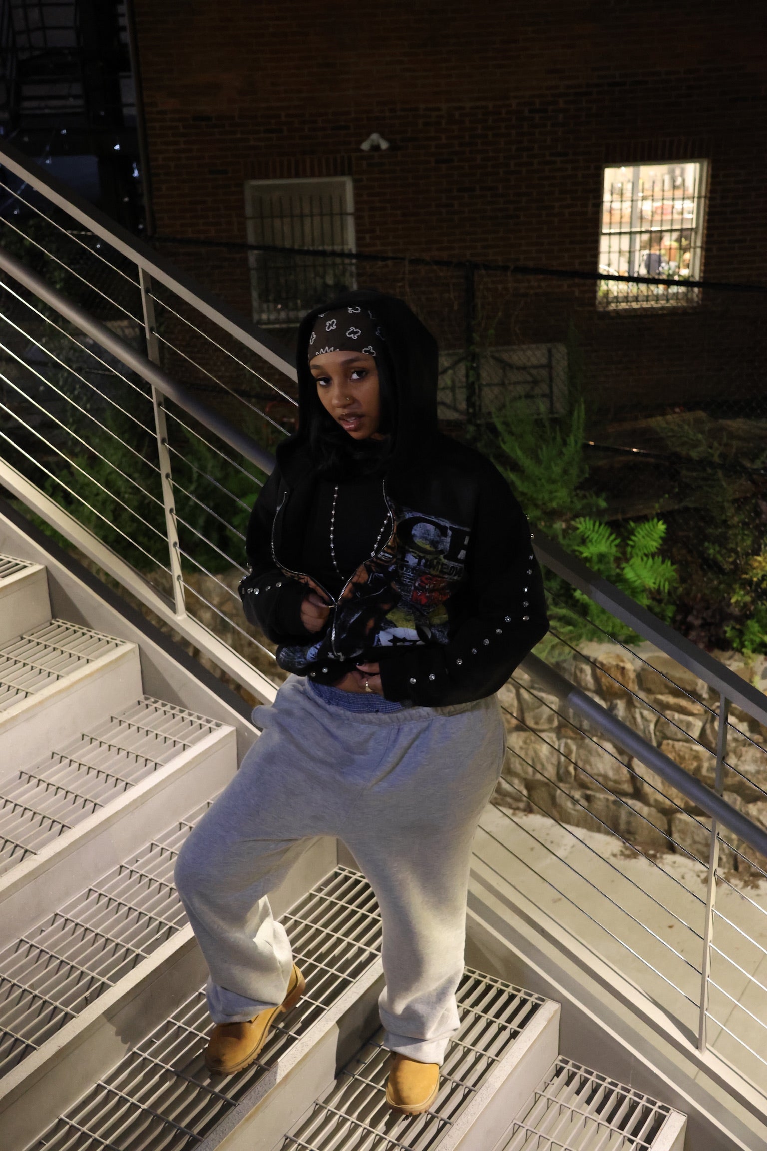 PEACE ZIP UP BLACK