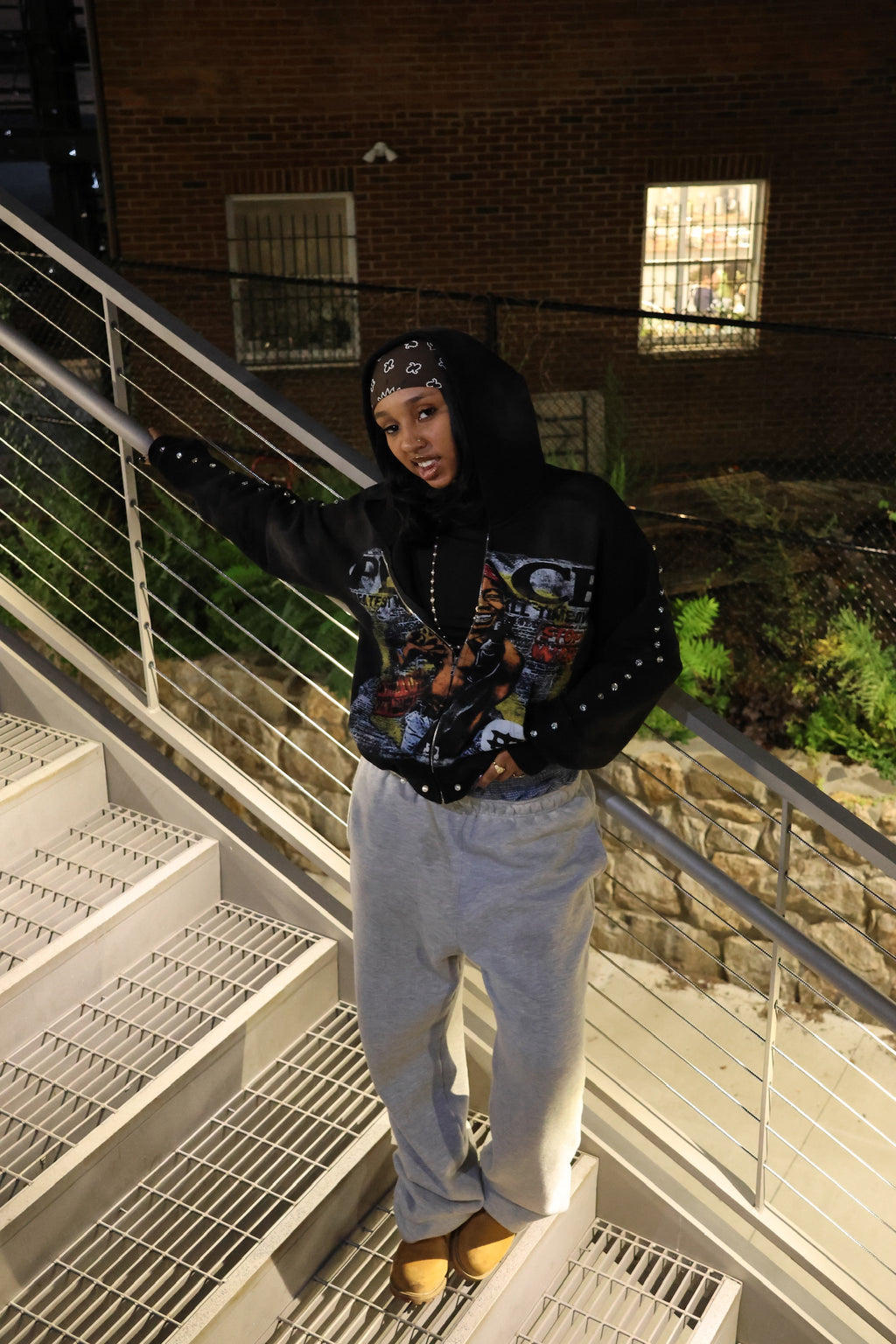 PEACE ZIP UP BLACK