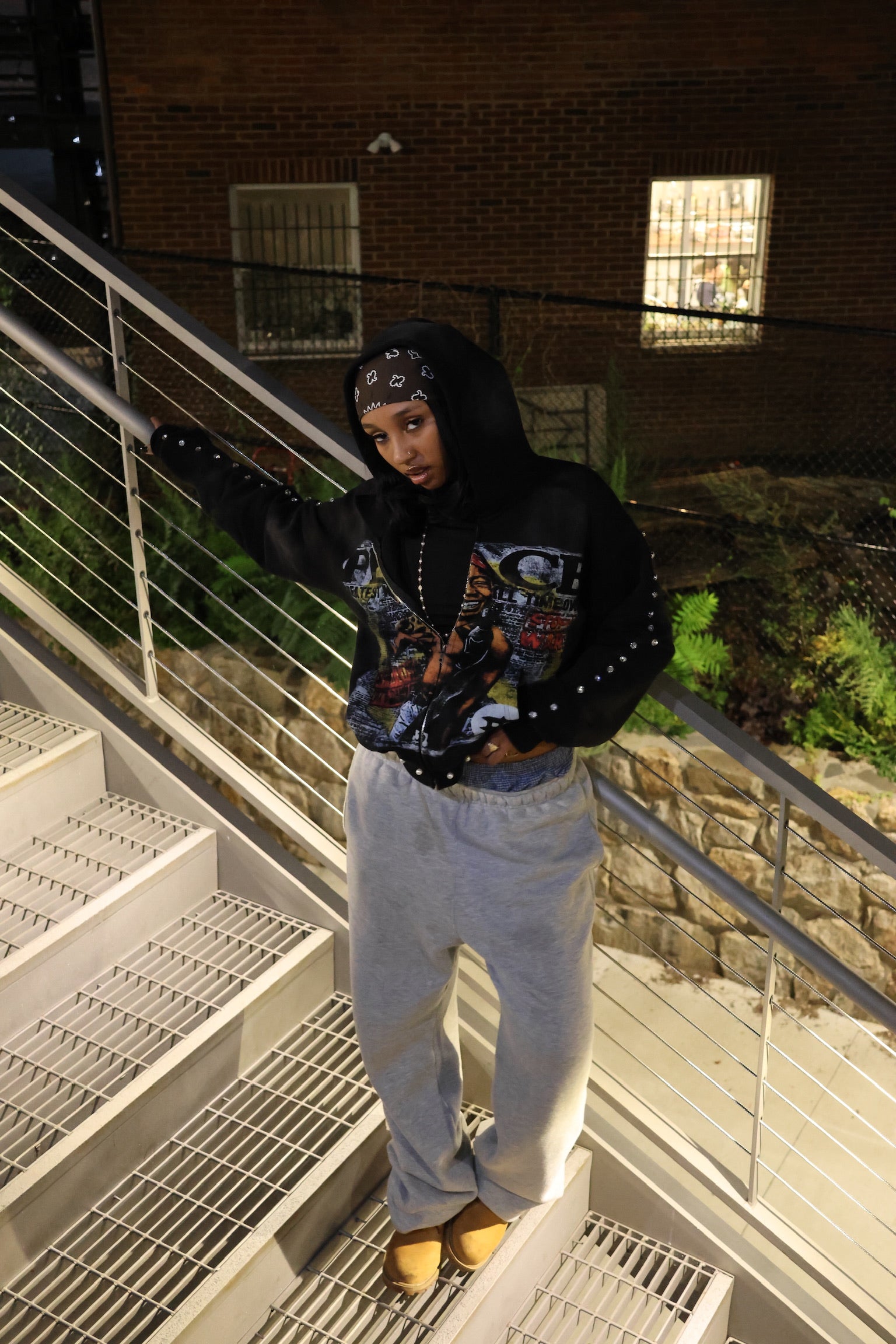 PEACE ZIP UP BLACK