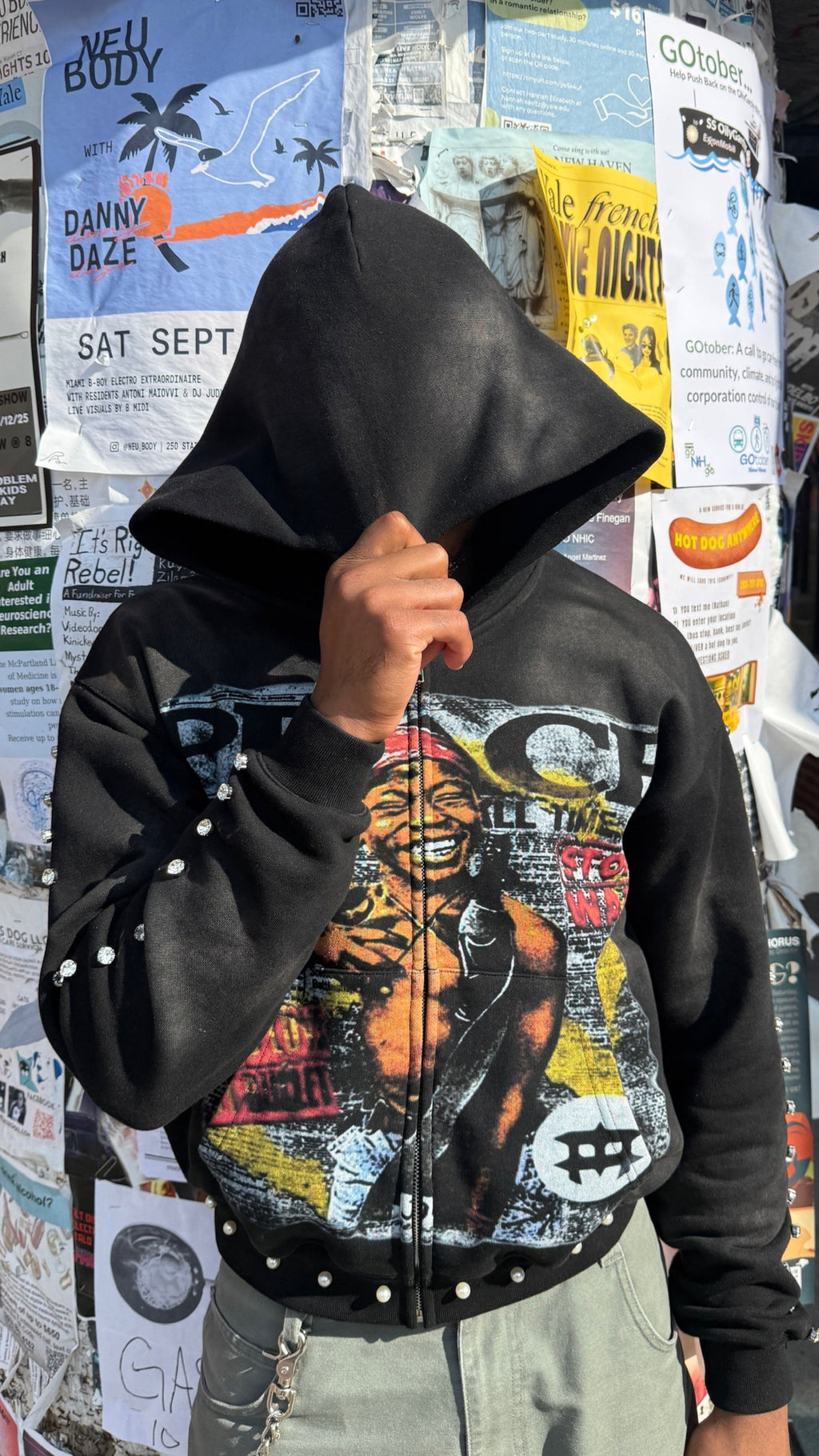 PEACE ZIP UP BLACK